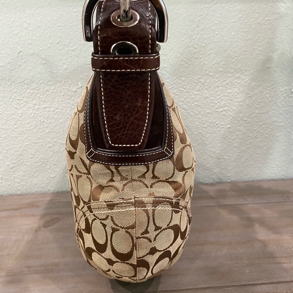 Authentic Signature Coach Canvas Handbag - Picture 2 of 9